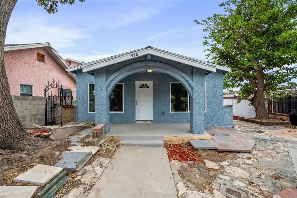 1516 E Young, Wilmington, CA 90744