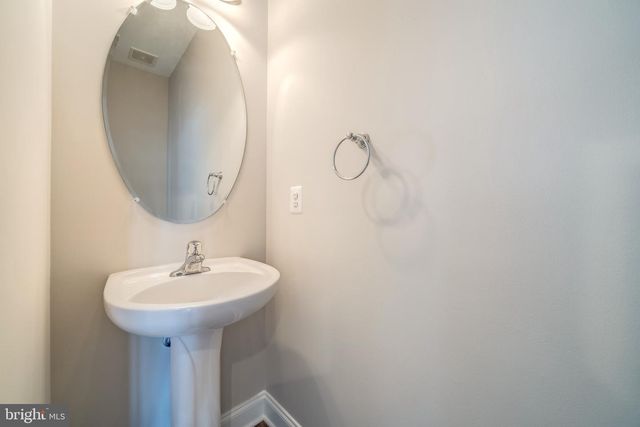 15970 GREYMILL MANOR DR, Haymarket, VA 20169