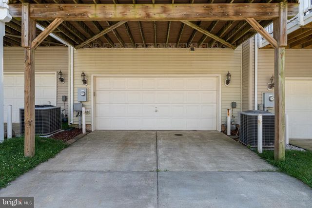 15970 GREYMILL MANOR DR, Haymarket, VA 20169