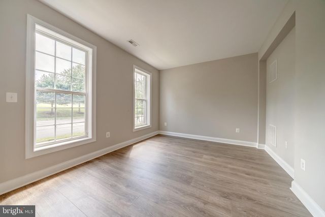 15970 GREYMILL MANOR DR, Haymarket, VA 20169