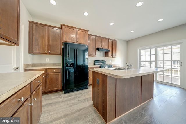 15970 GREYMILL MANOR DR, Haymarket, VA 20169