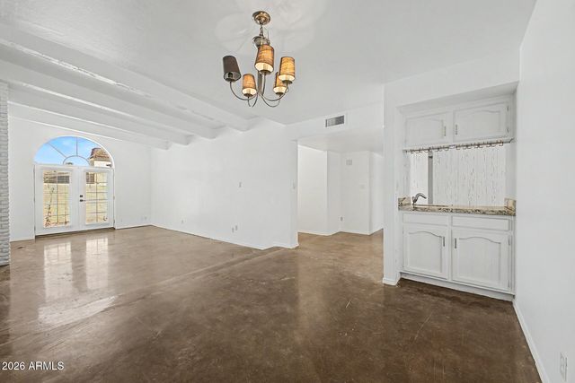 6640 N CHATELAINE Place, Phoenix, AZ 85014