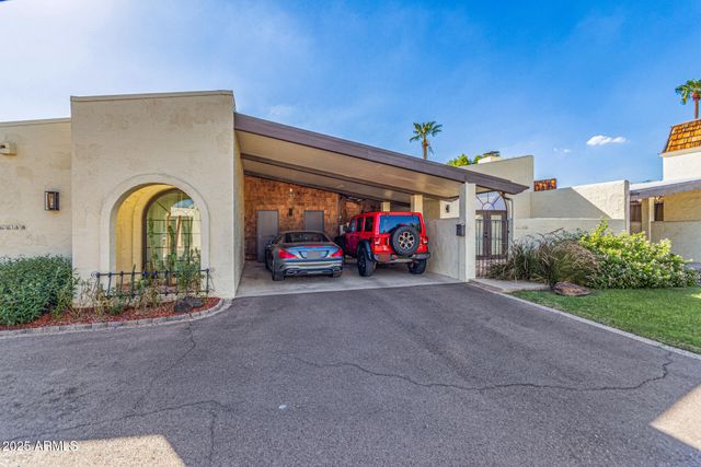 6640 N CHATELAINE Place, Phoenix, AZ 85014