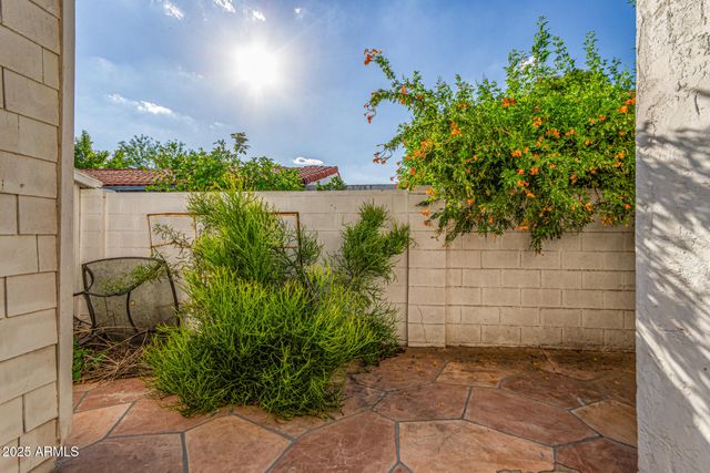 6640 N CHATELAINE Place, Phoenix, AZ 85014