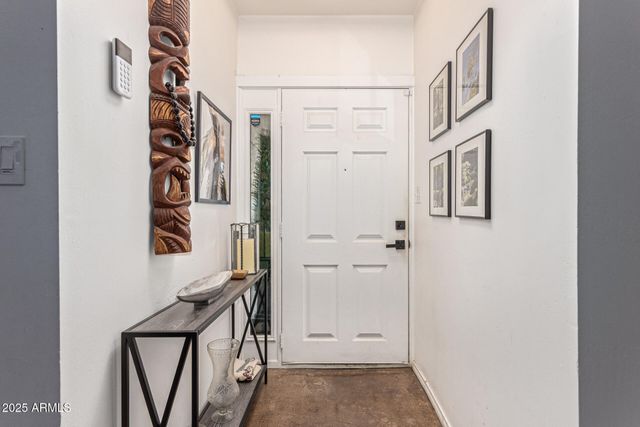 6640 N CHATELAINE Place, Phoenix, AZ 85014