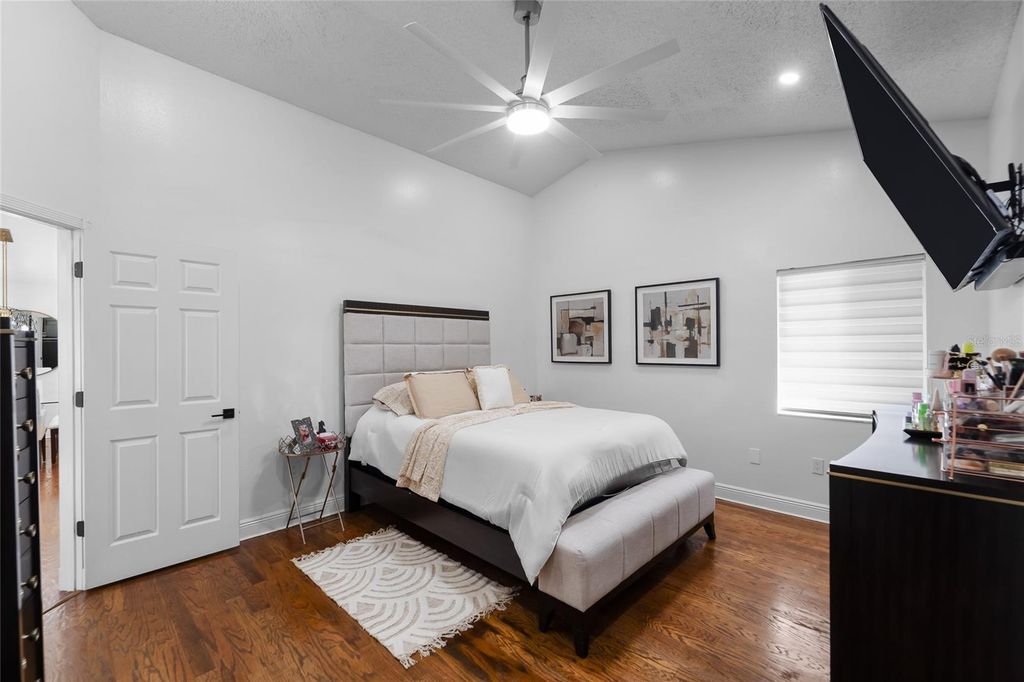 Image 17 of property listing at 9720 FREDERICKSBURG ROAD, Tampa, FL 33635
