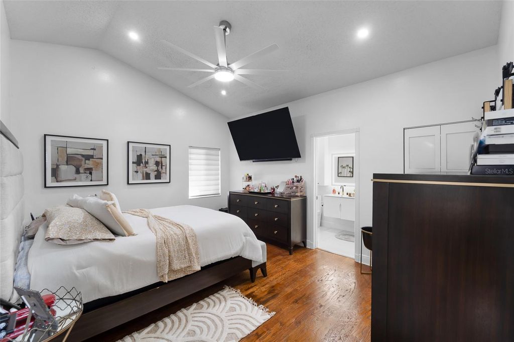 Image 18 of property listing at 9720 FREDERICKSBURG ROAD, Tampa, FL 33635