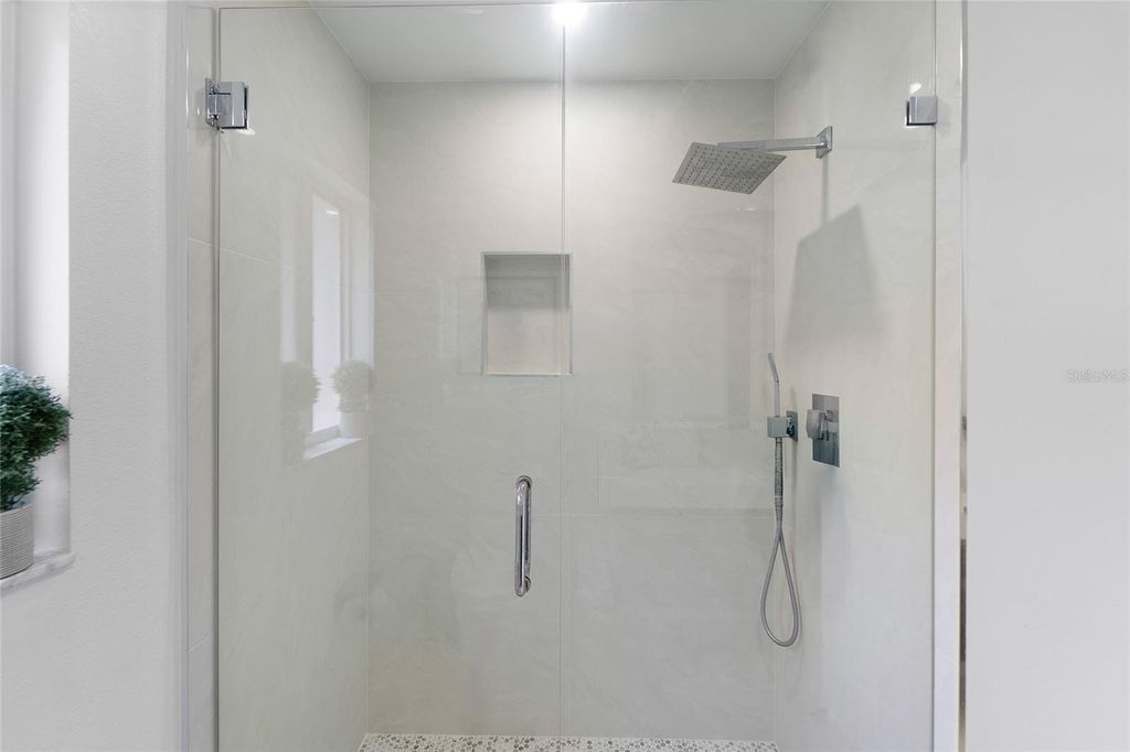 Image 22 of property listing at 9720 FREDERICKSBURG ROAD, Tampa, FL 33635