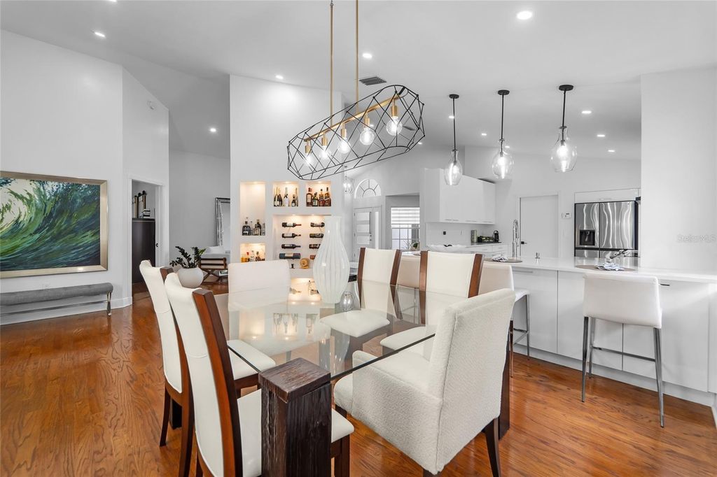 Image 10 of property listing at 9720 FREDERICKSBURG ROAD, Tampa, FL 33635