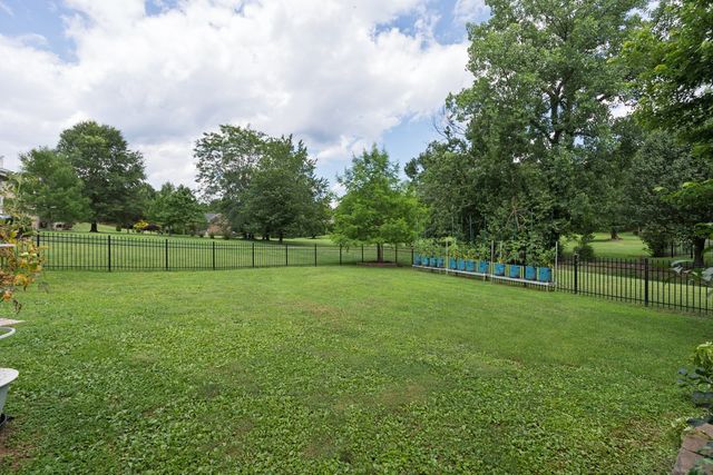 145 N Wynridge Way, Goodlettsville, TN 37072