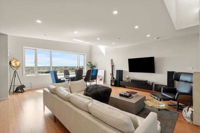 141 Dorchester Ave 910, Boston, MA 02127