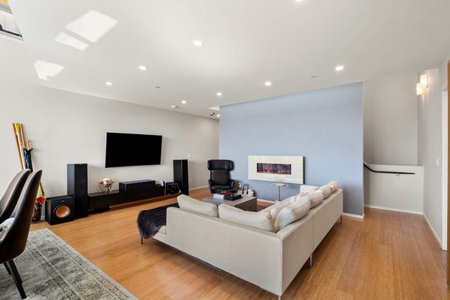 141 Dorchester Ave 910, Boston, MA 02127