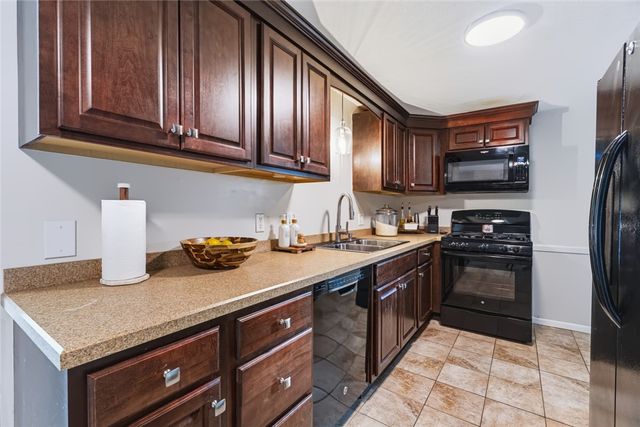 27 Kalmer Road, Warwick, RI 02886