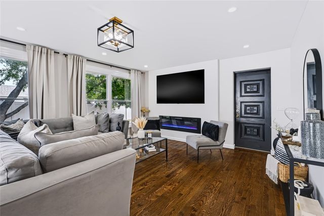 27 Kalmer Road, Warwick, RI 02886
