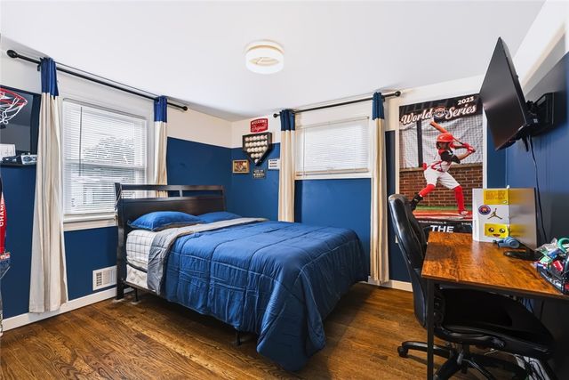 27 Kalmer Road, Warwick, RI 02886