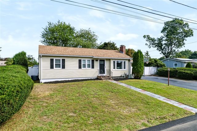27 Kalmer Road, Warwick, RI 02886