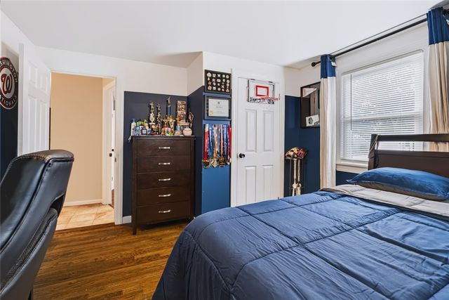 27 Kalmer Road, Warwick, RI 02886
