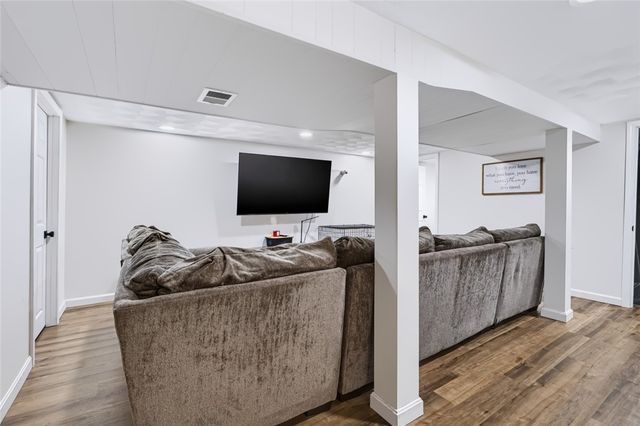 27 Kalmer Road, Warwick, RI 02886