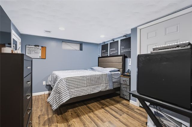 27 Kalmer Road, Warwick, RI 02886