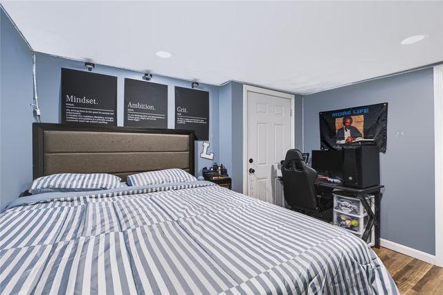27 Kalmer Road, Warwick, RI 02886