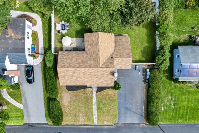 27 Kalmer Road, Warwick, RI 02886