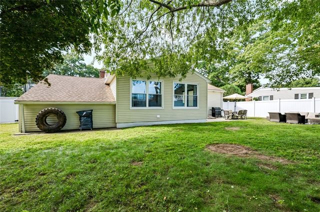 27 Kalmer Road, Warwick, RI 02886