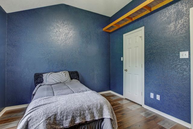 211 Ulupau CIR, Bastrop, TX 78602