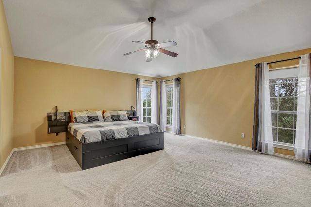 211 Ulupau CIR, Bastrop, TX 78602