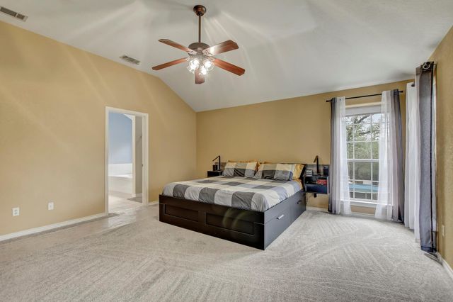 211 Ulupau CIR, Bastrop, TX 78602