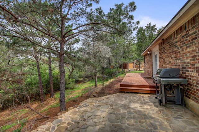 211 Ulupau CIR, Bastrop, TX 78602