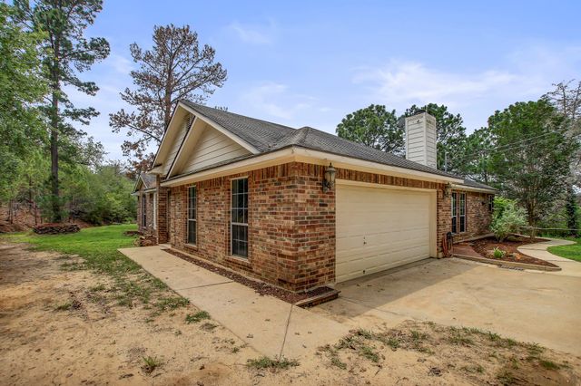 211 Ulupau CIR, Bastrop, TX 78602