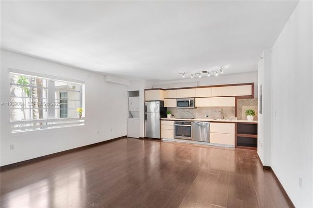 435 21st St 212, Miami Beach, FL 33139