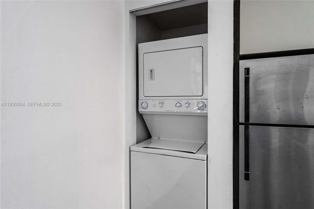 435 21st St 212, Miami Beach, FL 33139