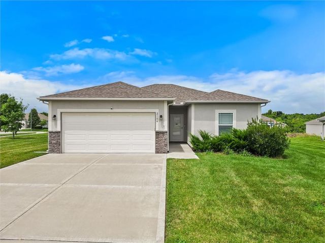 2104 Crestview Place, Raymore, MO 64083
