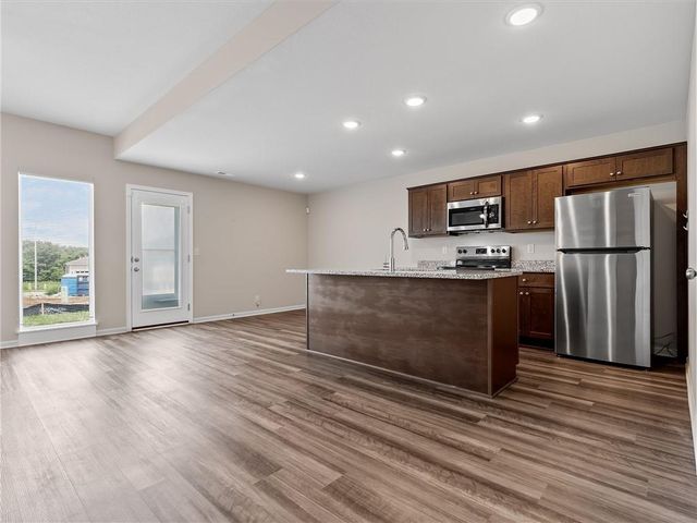 2104 Crestview Place, Raymore, MO 64083