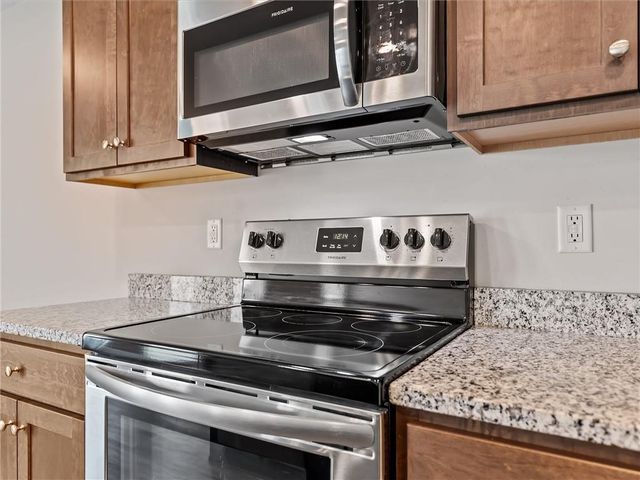 2104 Crestview Place, Raymore, MO 64083