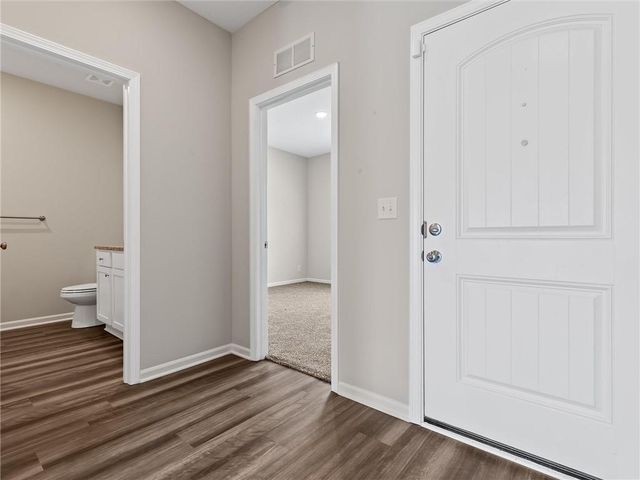 2104 Crestview Place, Raymore, MO 64083