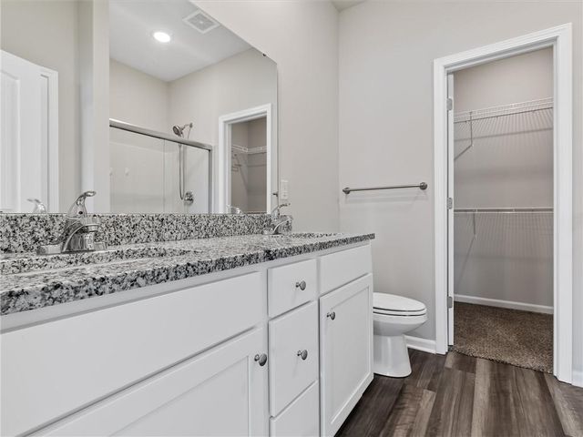 2104 Crestview Place, Raymore, MO 64083