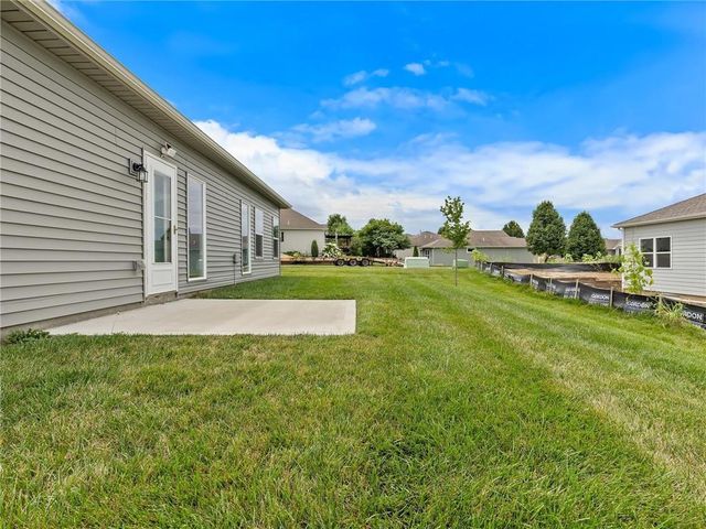2104 Crestview Place, Raymore, MO 64083