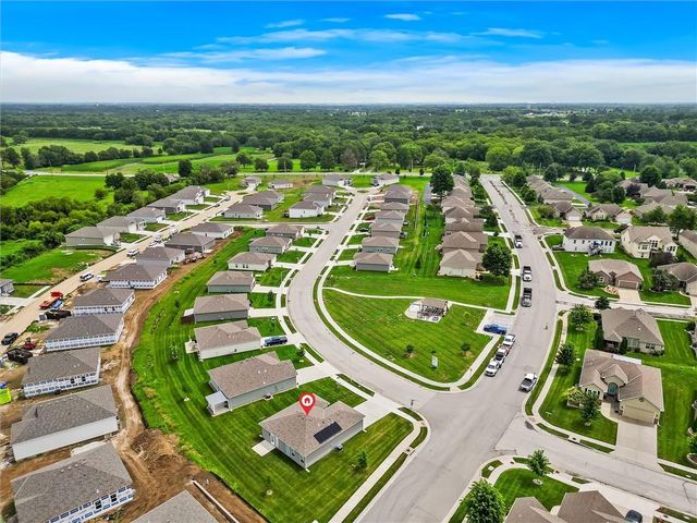 2104 Crestview Place, Raymore, MO 64083