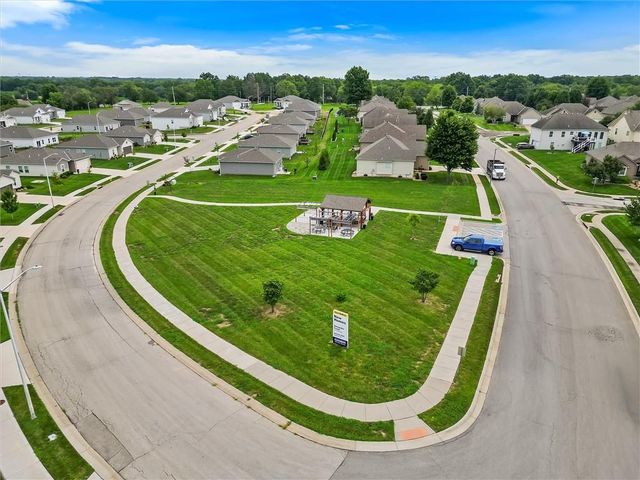 2104 Crestview Place, Raymore, MO 64083