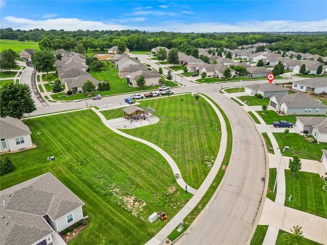 2104 Crestview Place, Raymore, MO 64083
