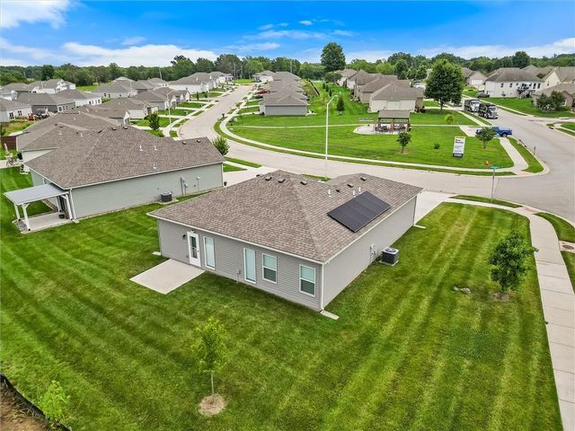 2104 Crestview Place, Raymore, MO 64083