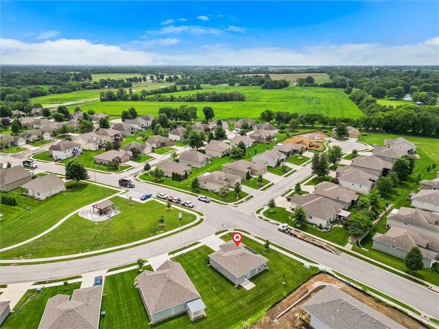 2104 Crestview Place, Raymore, MO 64083