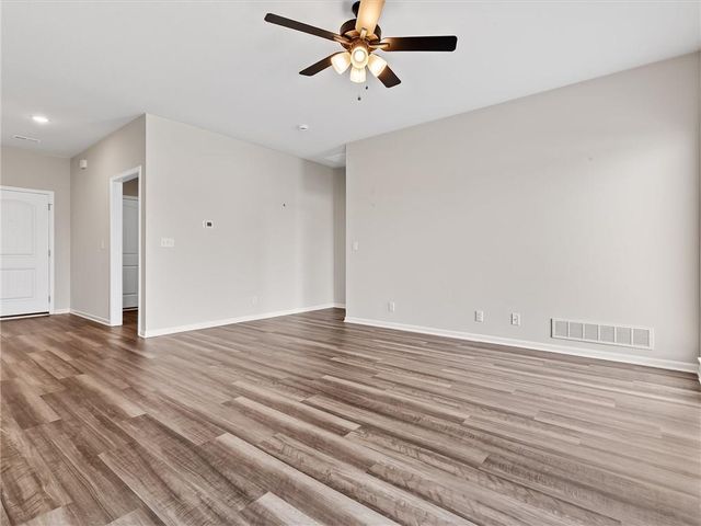 2104 Crestview Place, Raymore, MO 64083