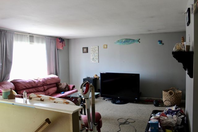 8 Howard George Ct, Salisbury, MA 01952