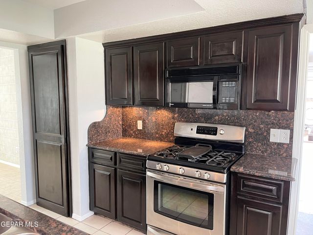 11417 REX BAXTER Drive, El Paso, TX 79936