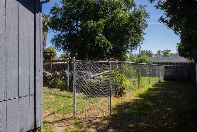2747 Maple St, Sutter, CA 95982