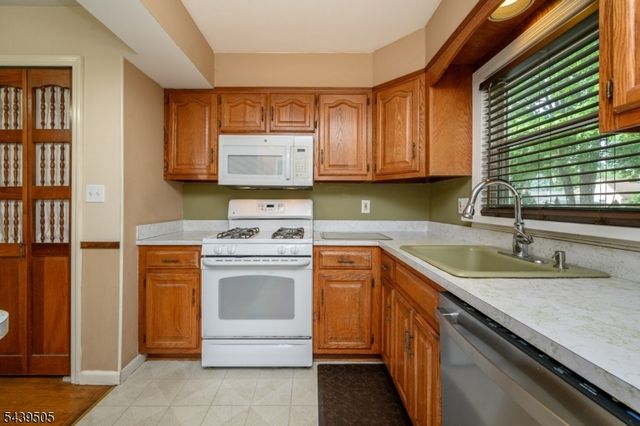 2239 Newark Ave, Scotch Plains Twp., NJ 07076