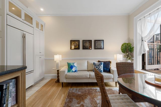 295 Marlborough St 3, Boston, MA 02116